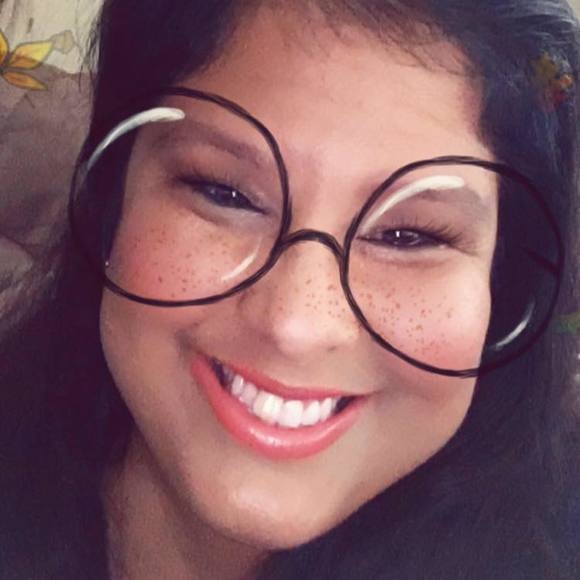 Meet your Posher, Erica - Picture 1 of 1